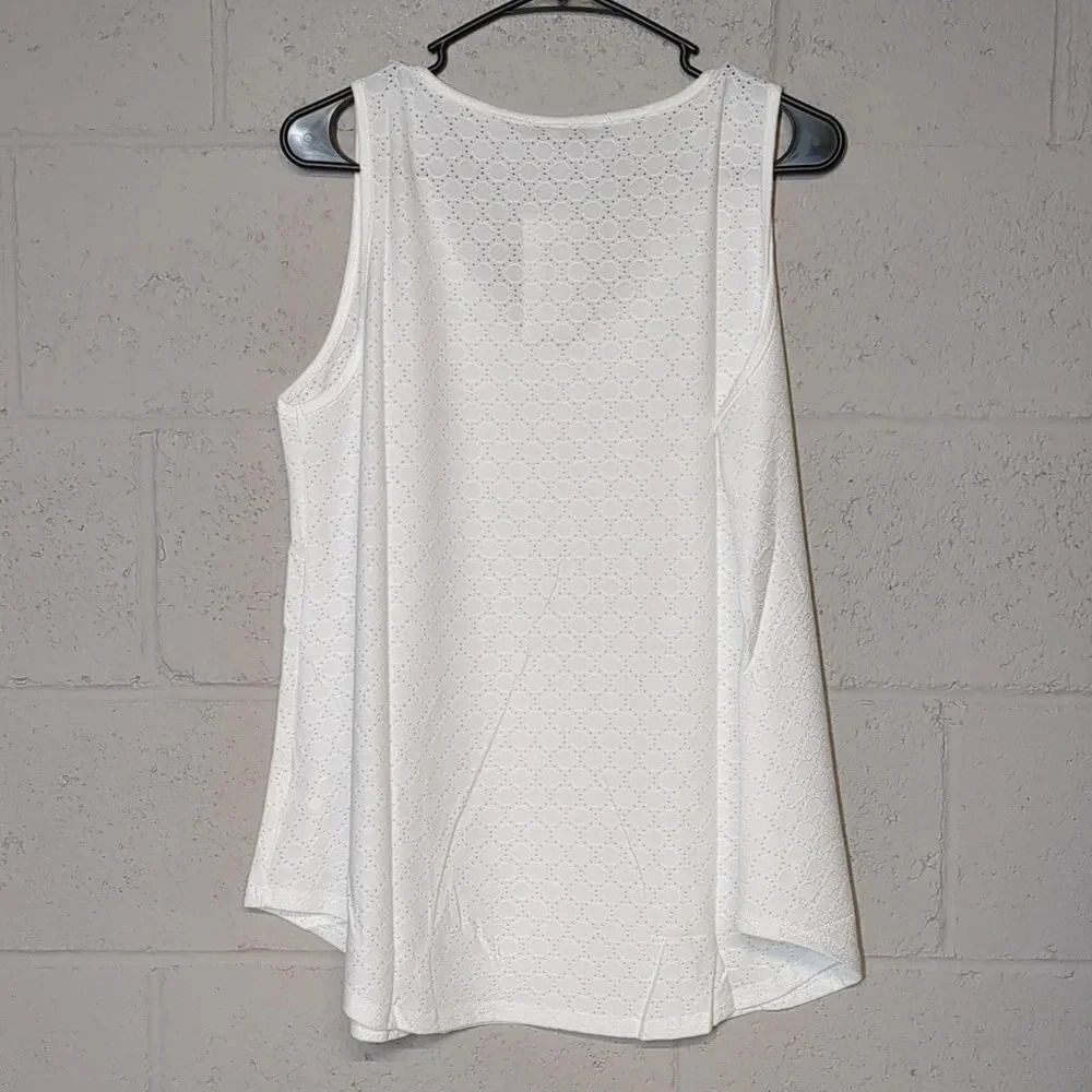 Women's Eyelet Lace Sleeveless Tank Top Blouse Flowy Cottagecore Size Lg NWT - Picture 7 of 7